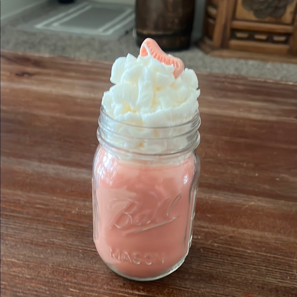 Orange Creamsicle Milkshake Candle - Picture 6 of 6